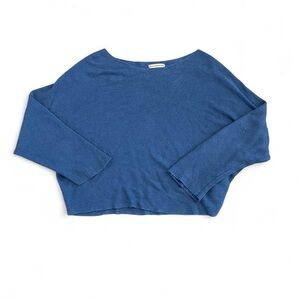 Light blue cropped 3/4 length sleeve sweater